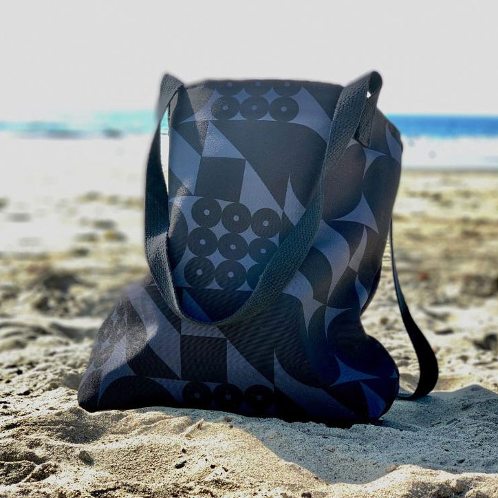 Tote bag on the beach.